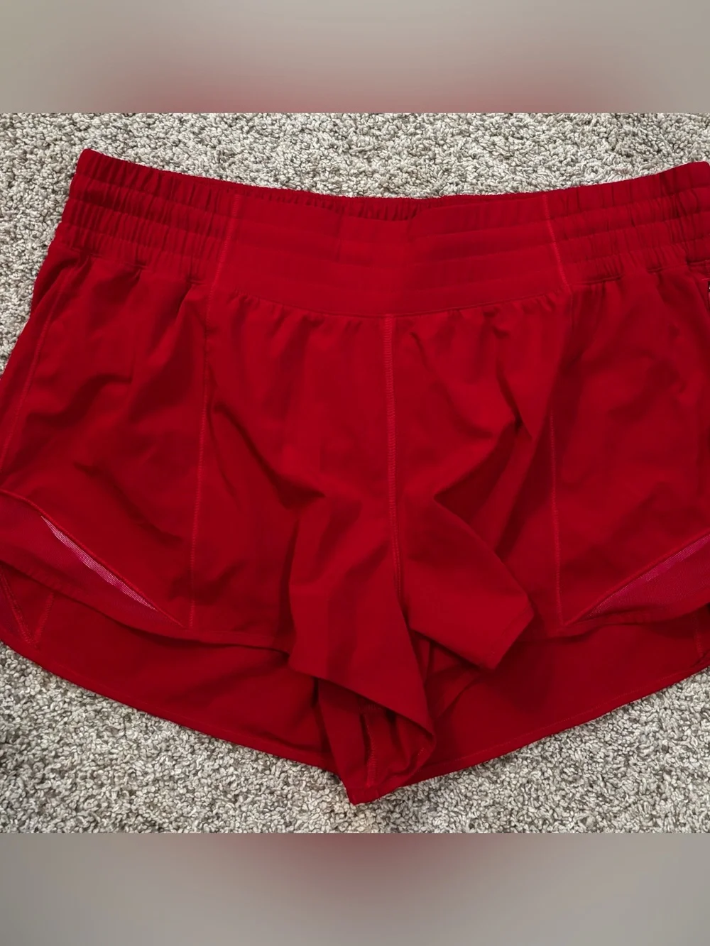 EUC! LULULEMON Hotty Hot low rise lined shorts. Size 10.